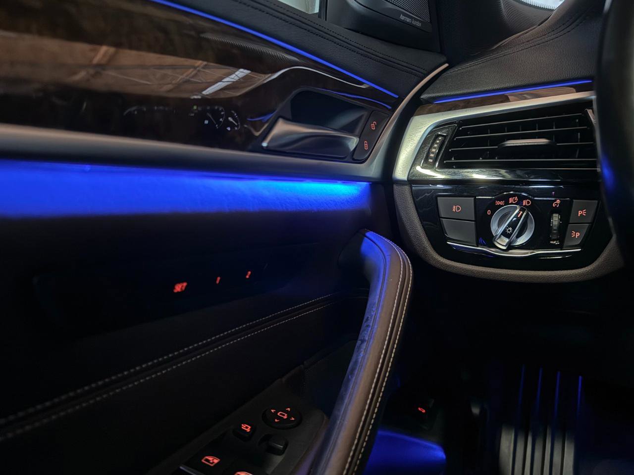 Used 2017 BMW 540i xDrive w/ Sport Package AWD/4WD image 38
