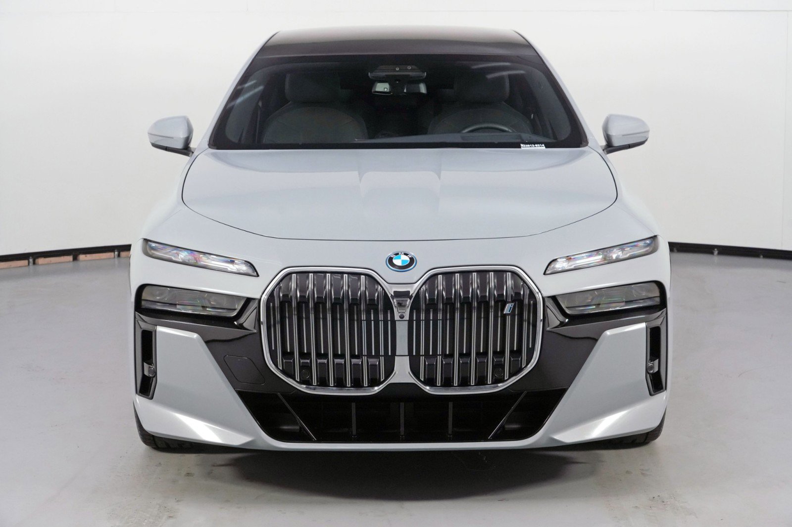 Used 2023 BMW i7 xDrive60 w/ Executive Package 2 image 62