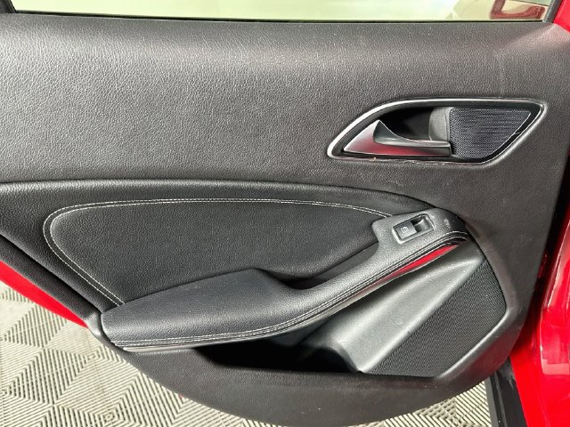 Used 2018 Mercedes-Benz GLA 250 w/ Premium Package image 21