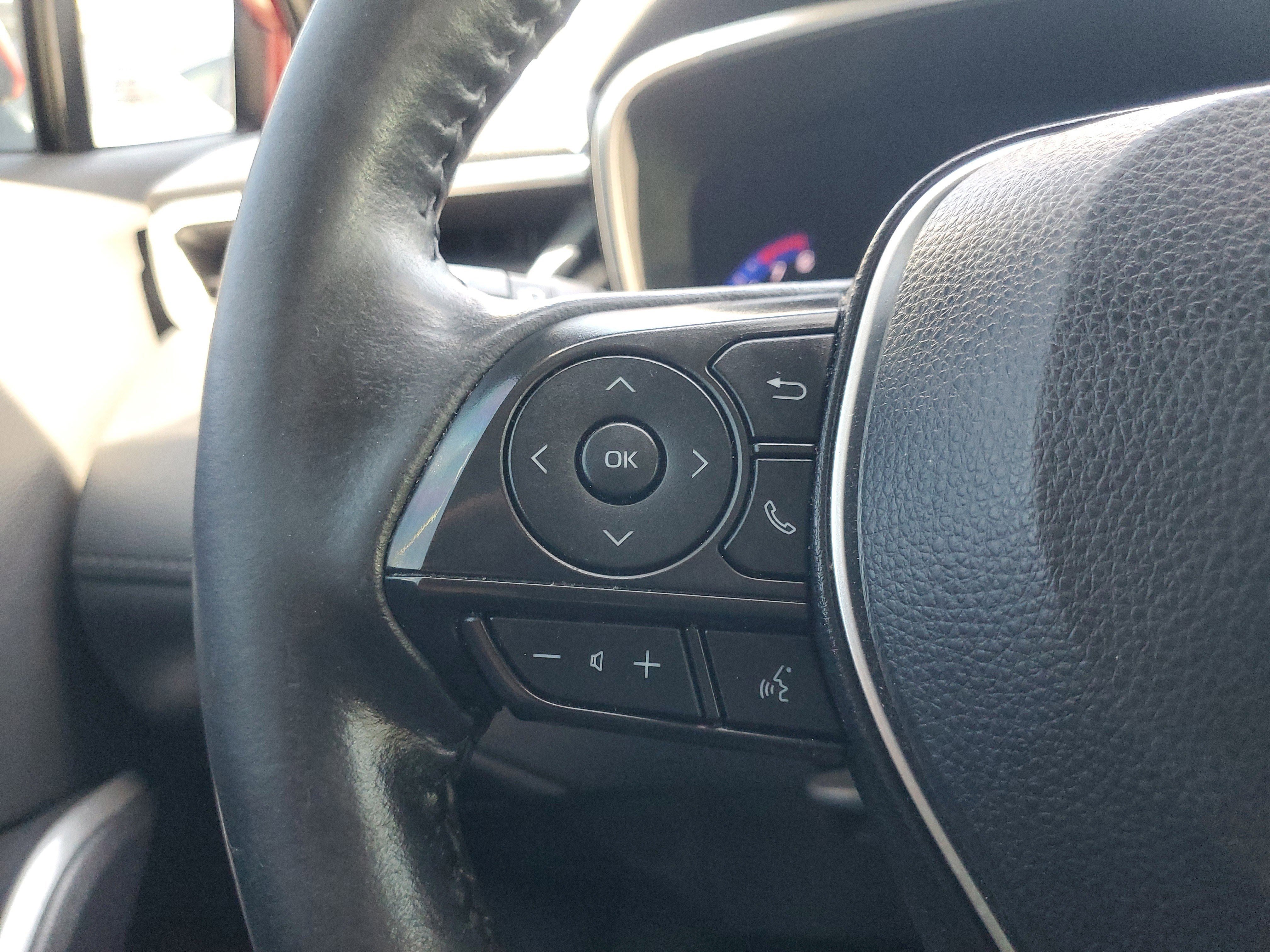 Used 2022 Toyota Corolla Cross XLE FWD image 21