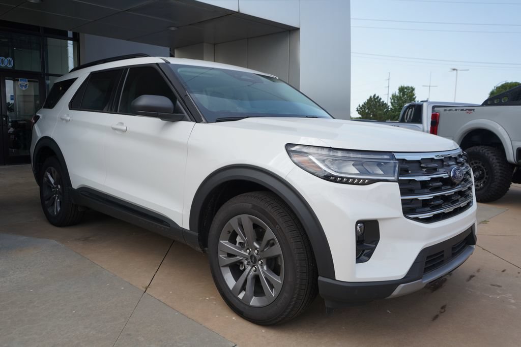 New 2026 Ford Explorer Active w/ Active Comfort Package AWD/4WD image 2