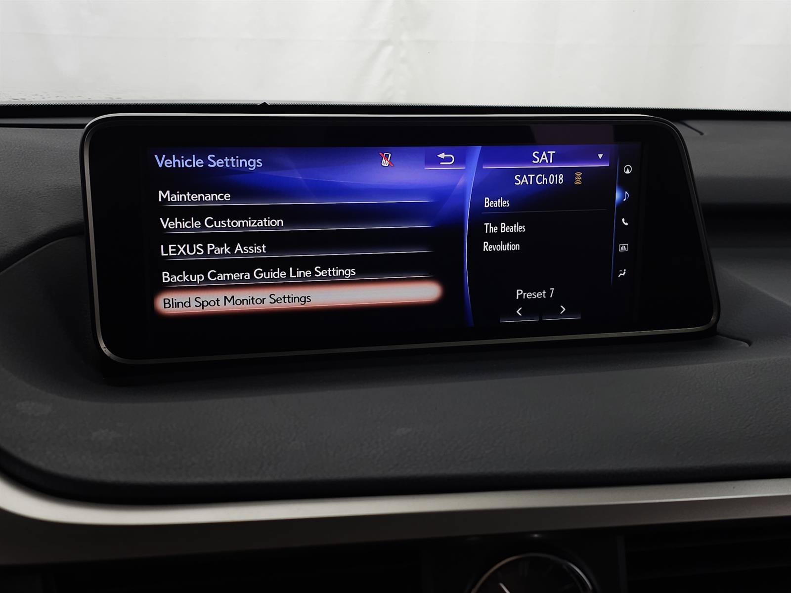 Used 2018 Lexus RX 350 AWD w/ Premium Package image 24
