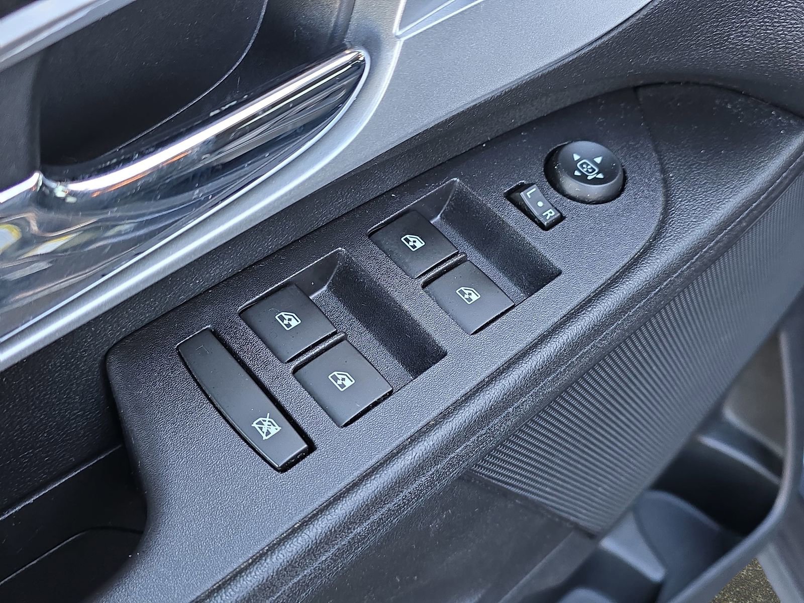 Used 2016 Chevrolet Equinox LT image 28