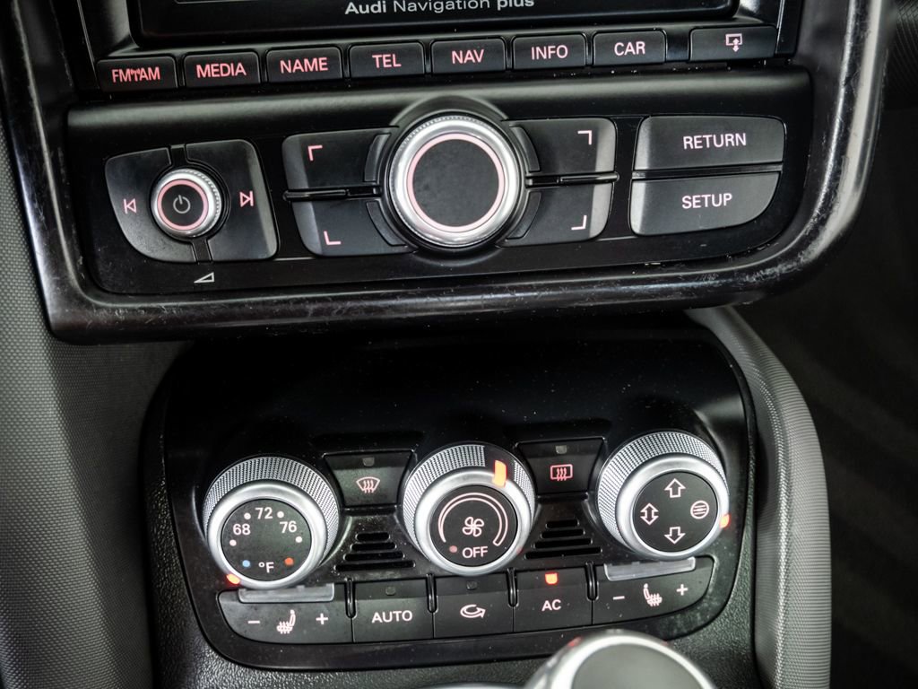 Used 2012 Audi R8 V8 w/ Convenience Pkg image 15