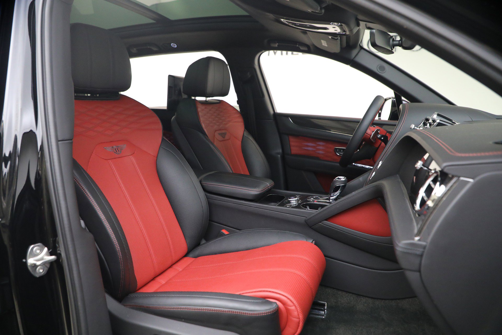 Used 2023 Bentley Bentayga Extended Wheelbase image 30