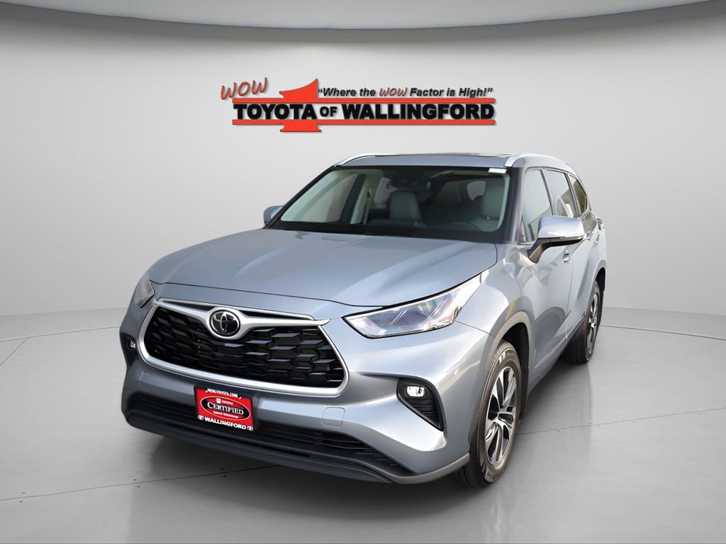 Used 2022 Toyota Highlander XLE w/ Protection Package #3 (TMS) AWD/4WD image 1