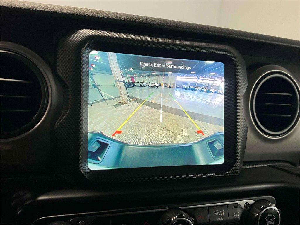 Used 2021 Jeep Gladiator Willys image 27