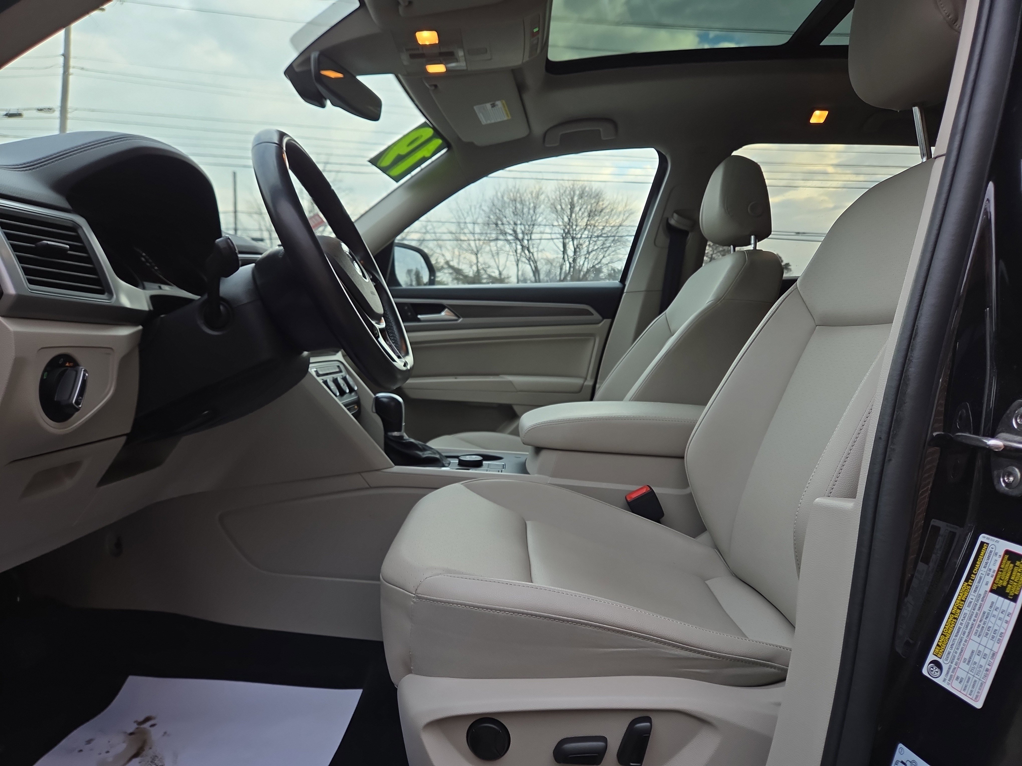 Used 2019 Volkswagen Atlas SE w/ Panoramic Sunroof Package image 12