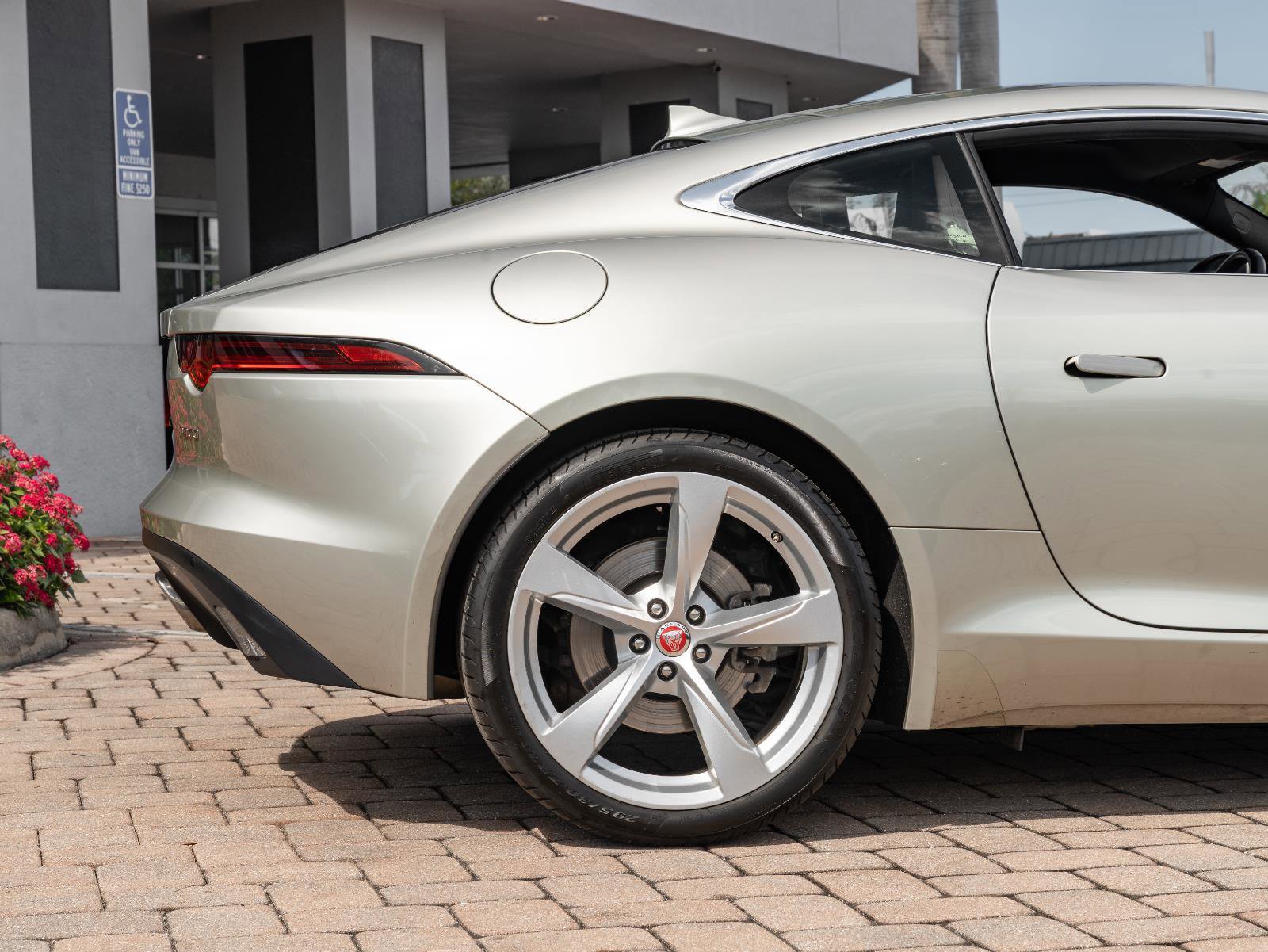 Used 2020 Jaguar F-TYPE Coupe RWD image 37