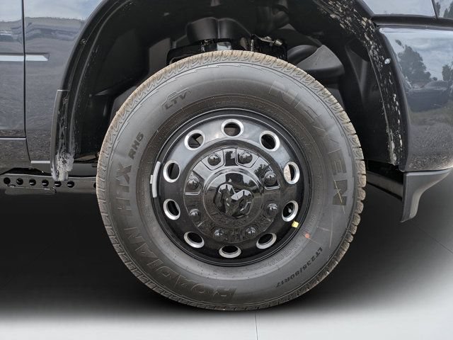 New 2026 RAM 3500 Big Horn AWD/4WD image 10