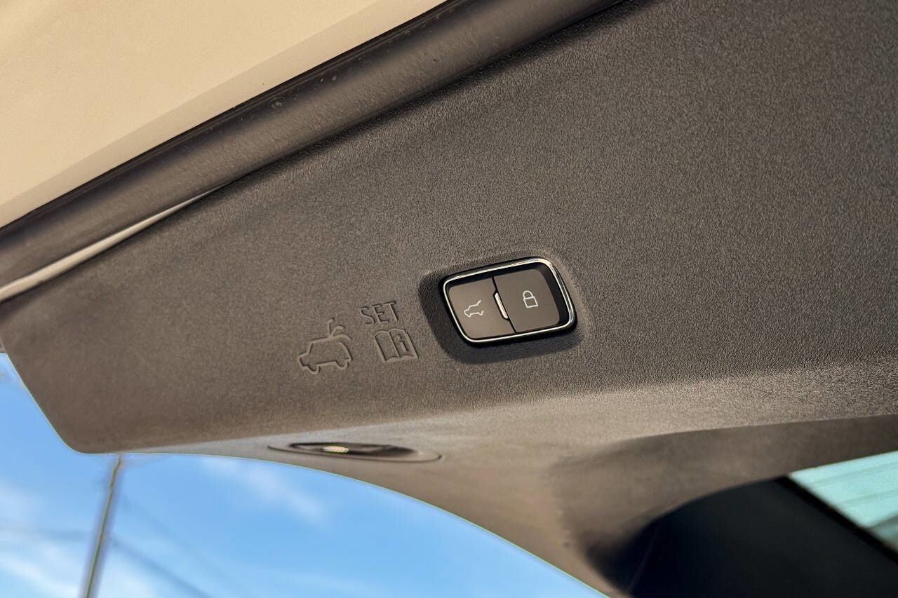 Used 2025 Ford Expedition Active AWD/4WD image 22