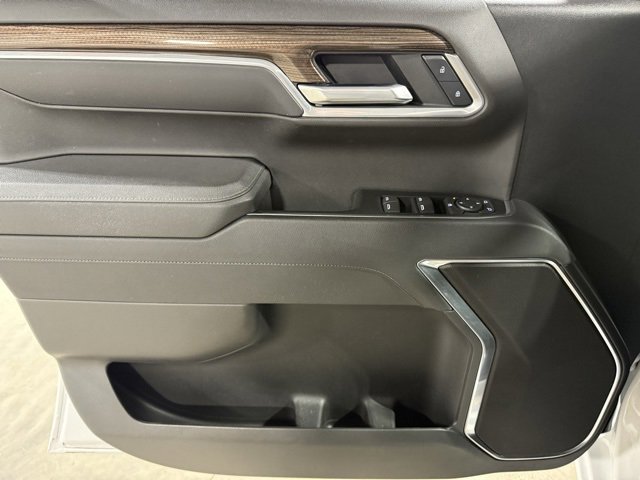 Used 2025 Chevrolet Silverado 1500 LT image 7