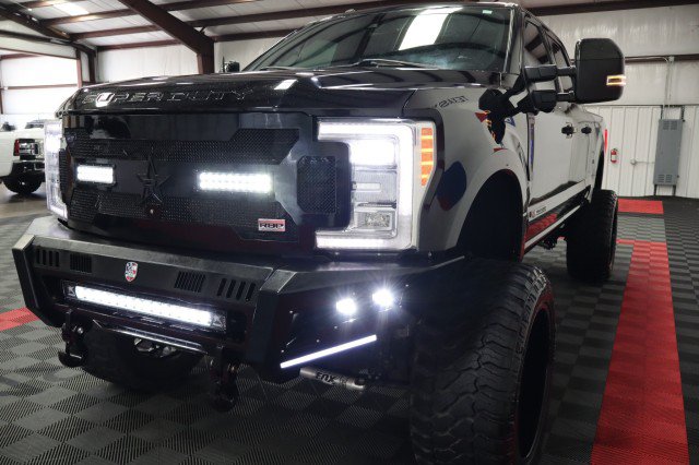 Used 2017 Ford F350 Platinum w/ Platinum Ultimate Package AWD/4WD image 26