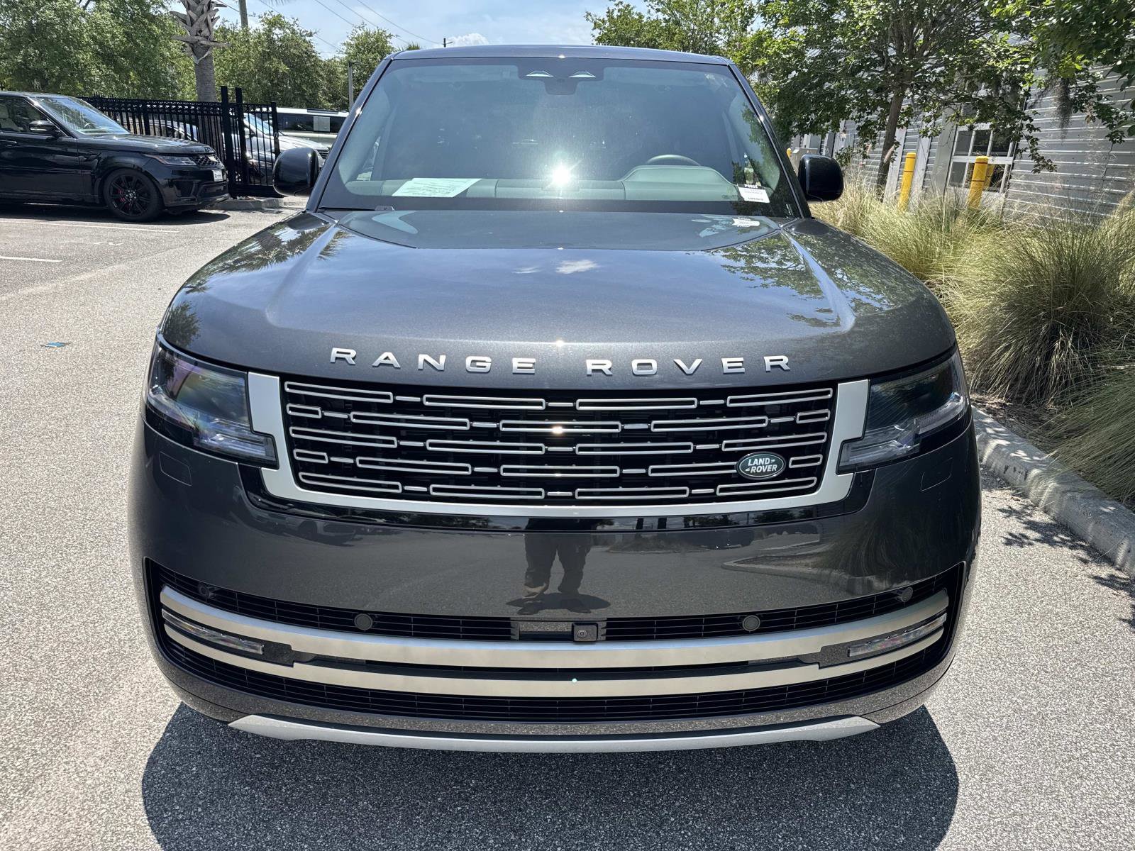 Certified 2025 Land Rover Range Rover SE AWD/4WD image 8