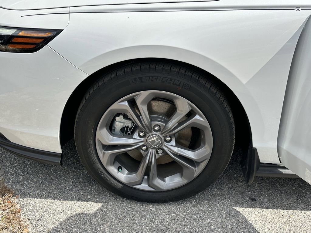 Used 2024 Honda Accord Sport image 38