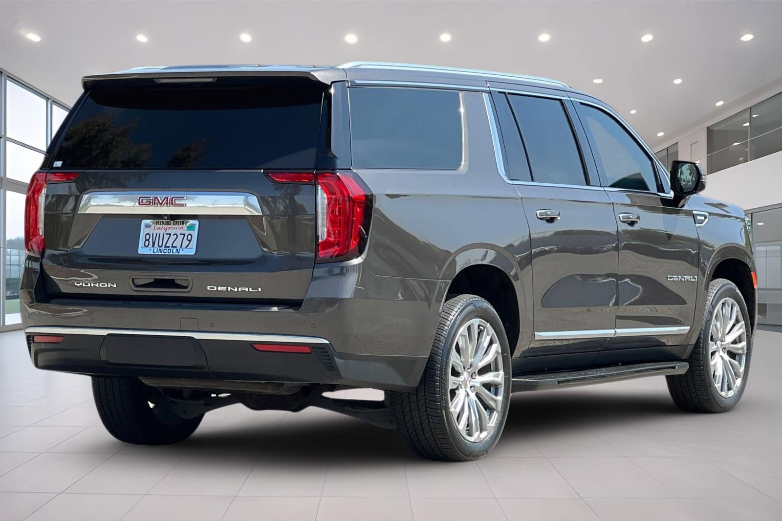 Used 2021 GMC Yukon XL Denali AWD/4WD image 4