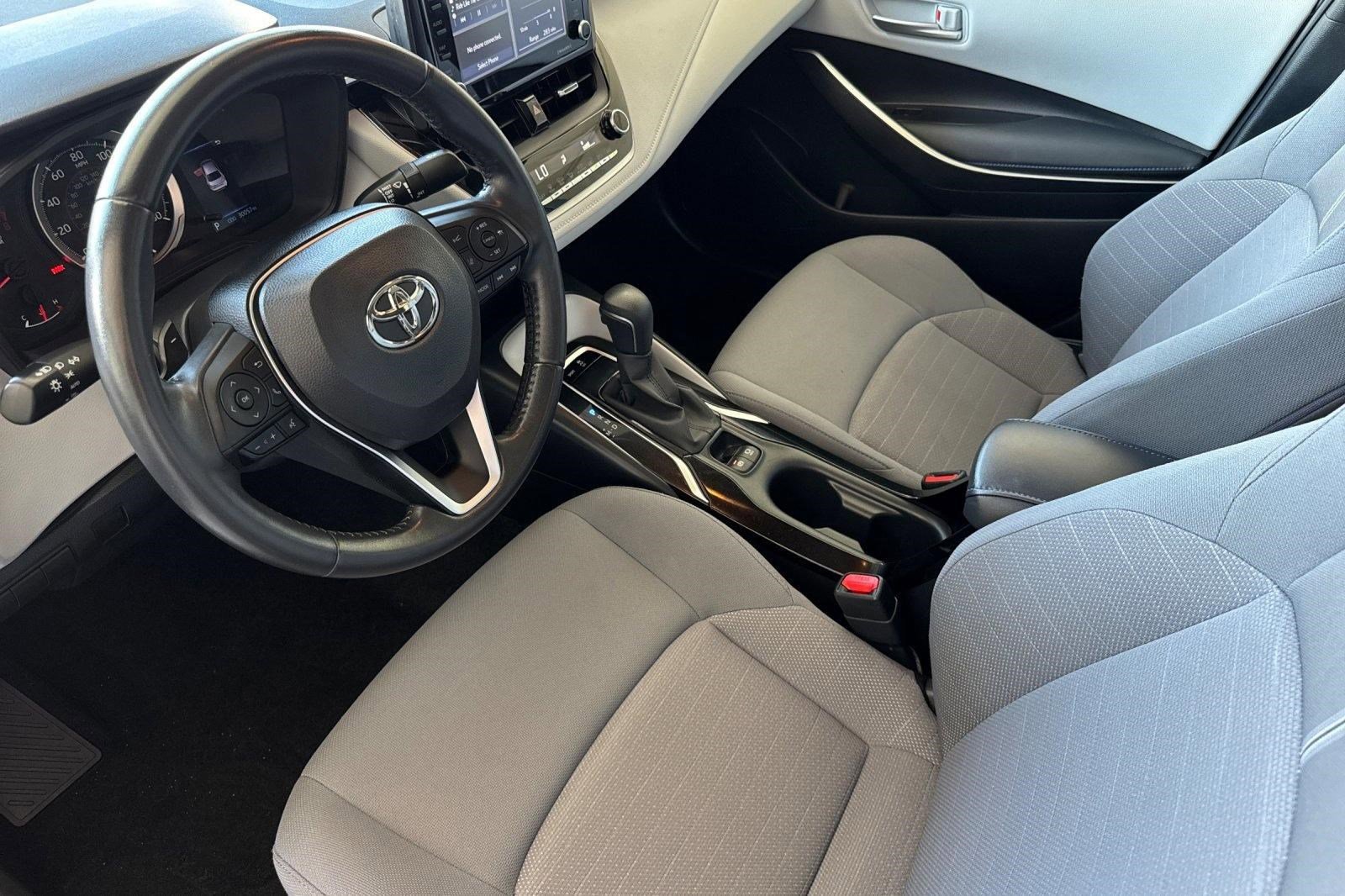 Used 2022 Toyota Corolla SE w/ SE Premium Package FWD image 4