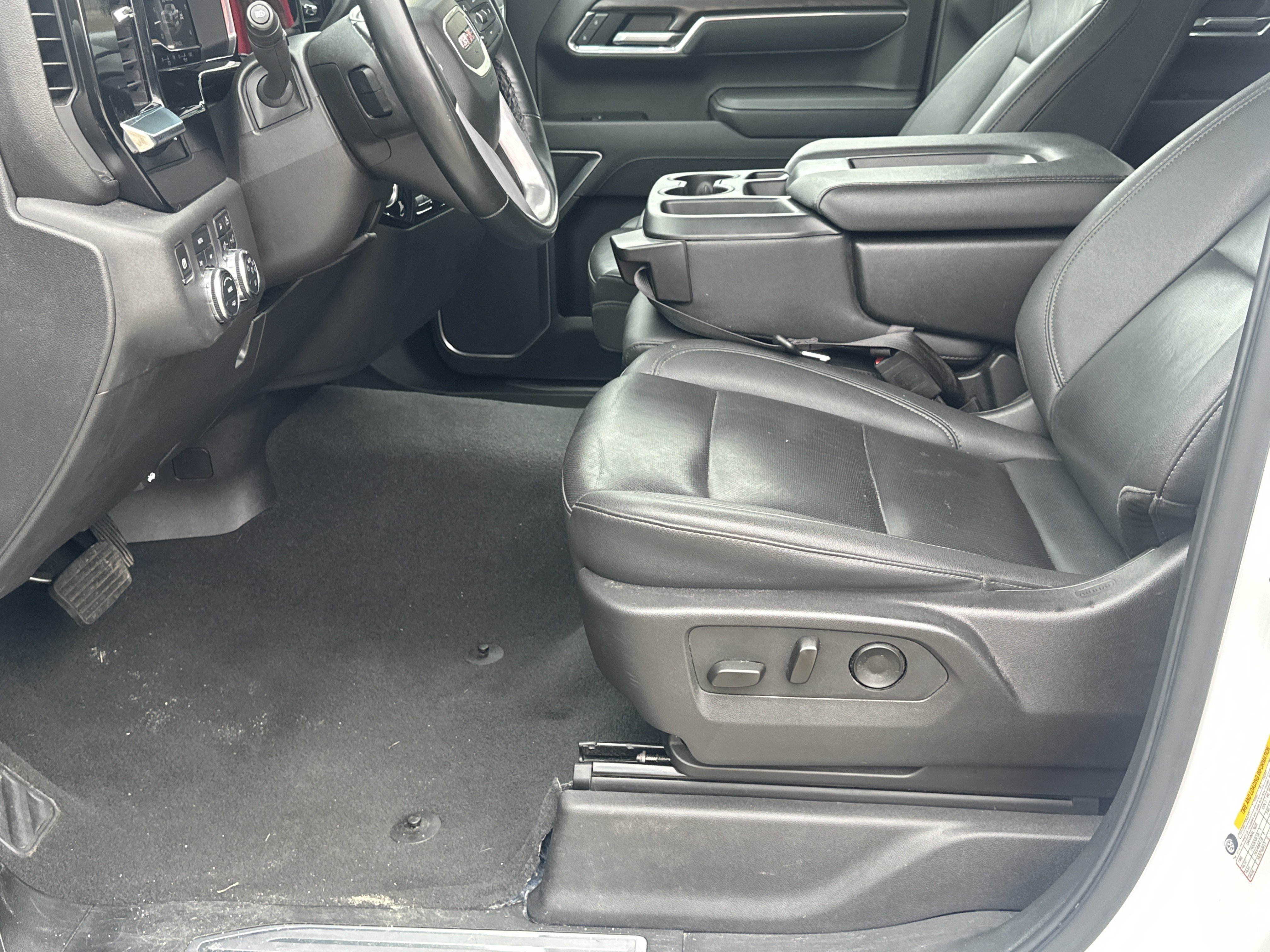 Used 2025 GMC Sierra 1500 SLT AWD/4WD image 9