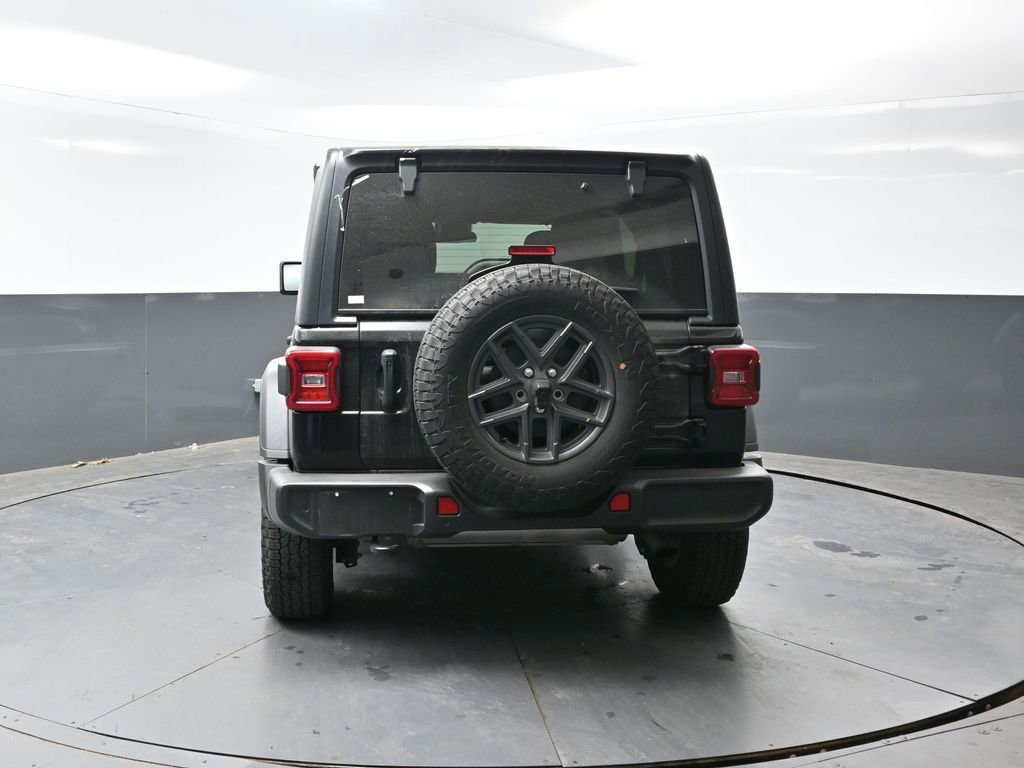 Used 2024 Jeep Wrangler Unlimited Sport AWD/4WD image 12