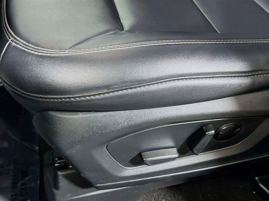 Used 2023 Ford Explorer XLT w/ Equipment Group 202A image 17