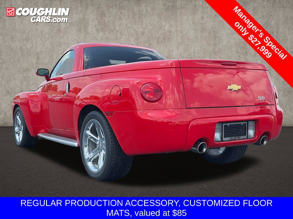 Used 2004 Chevrolet SSR w/ Preferred Equipment Group RWD image 6