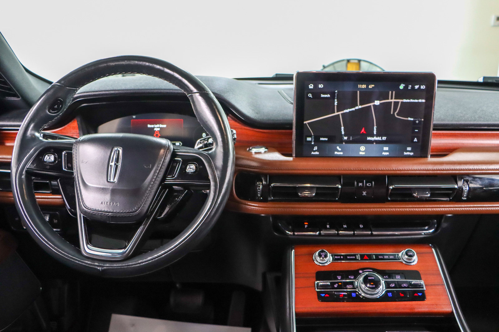 Used 2023 Lincoln Aviator Reserve w/ Equipment Group 201A image 17