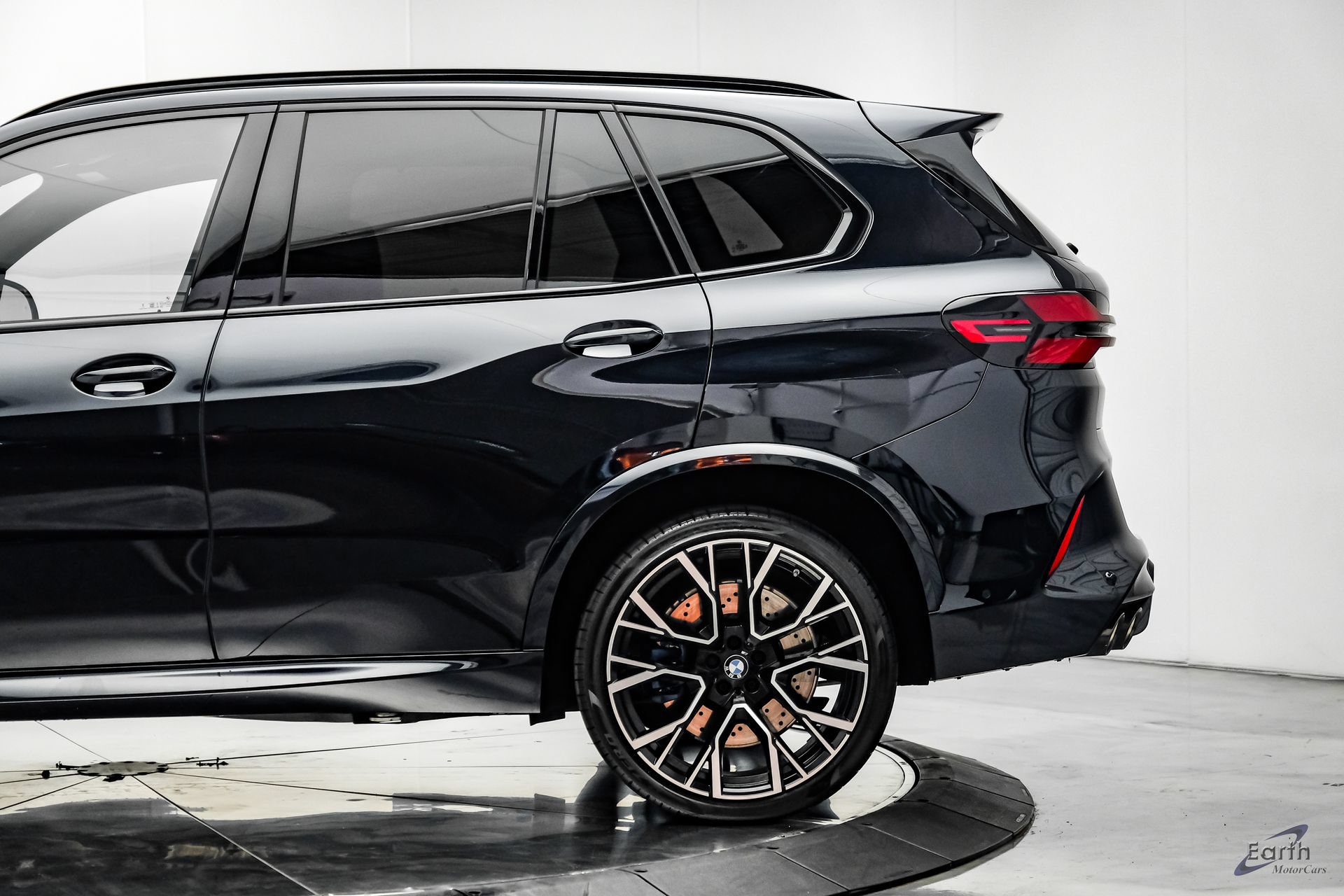 Used 2025 BMW X5 M Competition w/ Executive Package AWD/4WD image 9