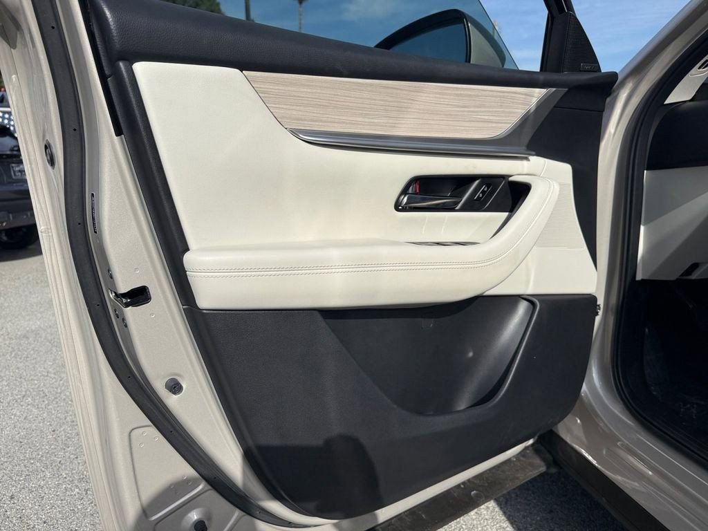 Used 2024 MAZDA CX-90 Plug-In Hybrid w/ Premium Plus image 11