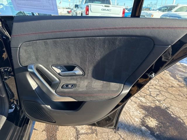 Used 2022 Mercedes-Benz CLA 250 4MATIC image 23