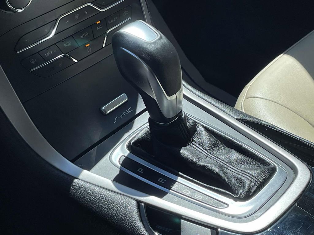 Used 2015 Ford Edge SEL w/ Equipment Group 201A image 30