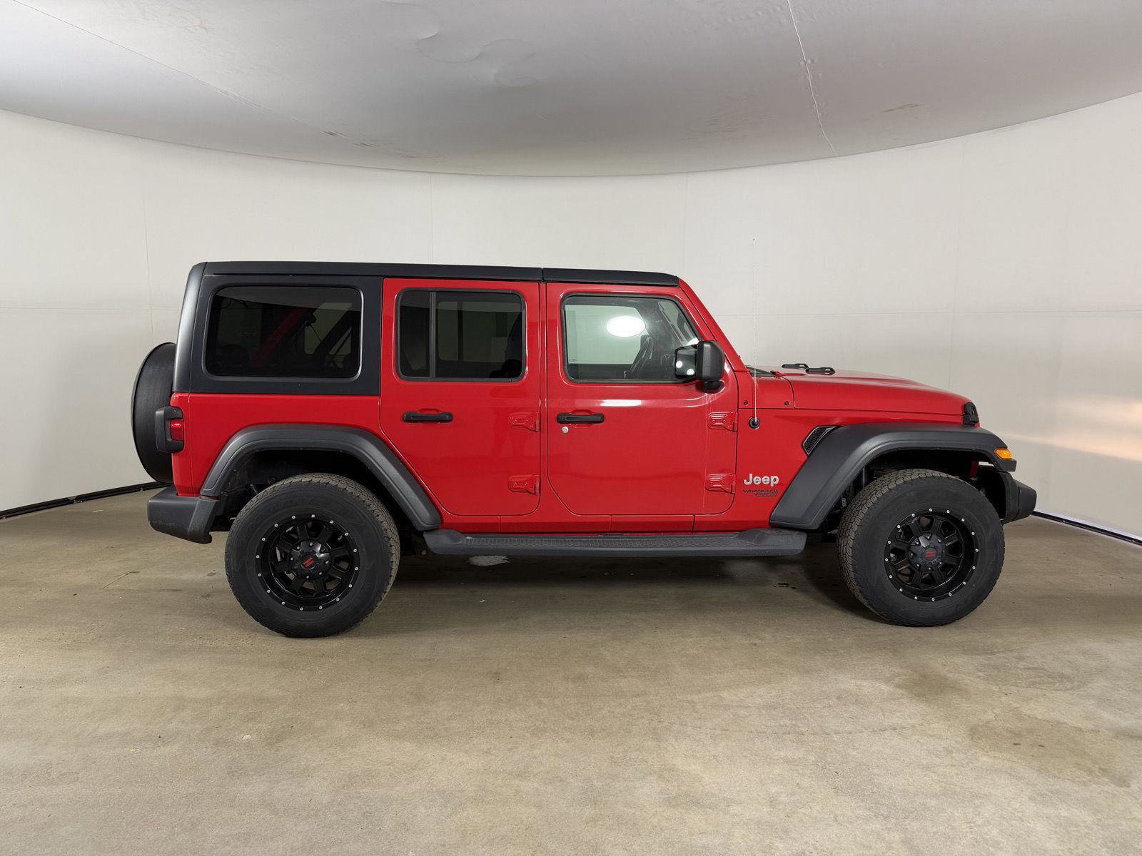 Used 2018 Jeep Wrangler Unlimited Sport S AWD/4WD image 6