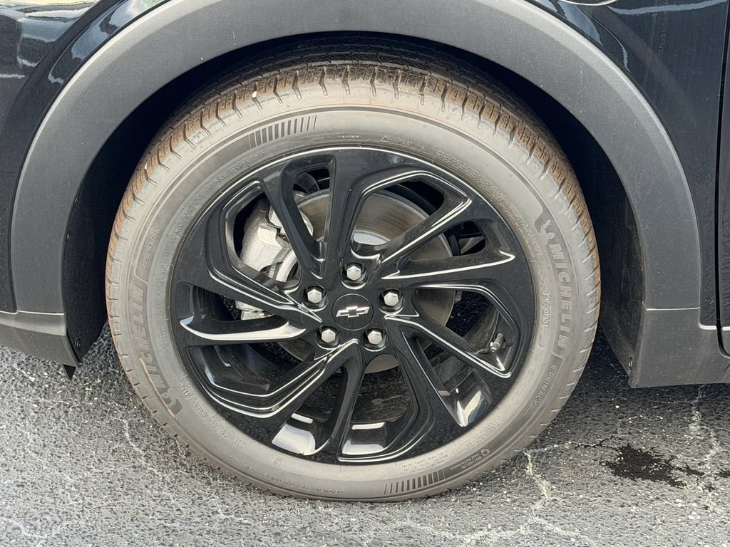 New 2027 Chevrolet Bolt RS FWD image 9