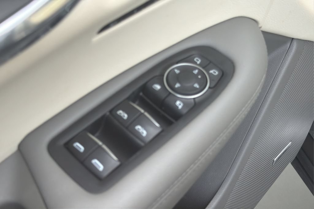 Certified 2024 Cadillac XT6 Premium Luxury w/ Technology Package FWD image 12