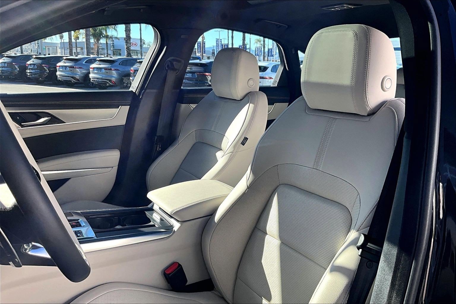 Used 2024 Jaguar XF R-Dynamic SE image 24