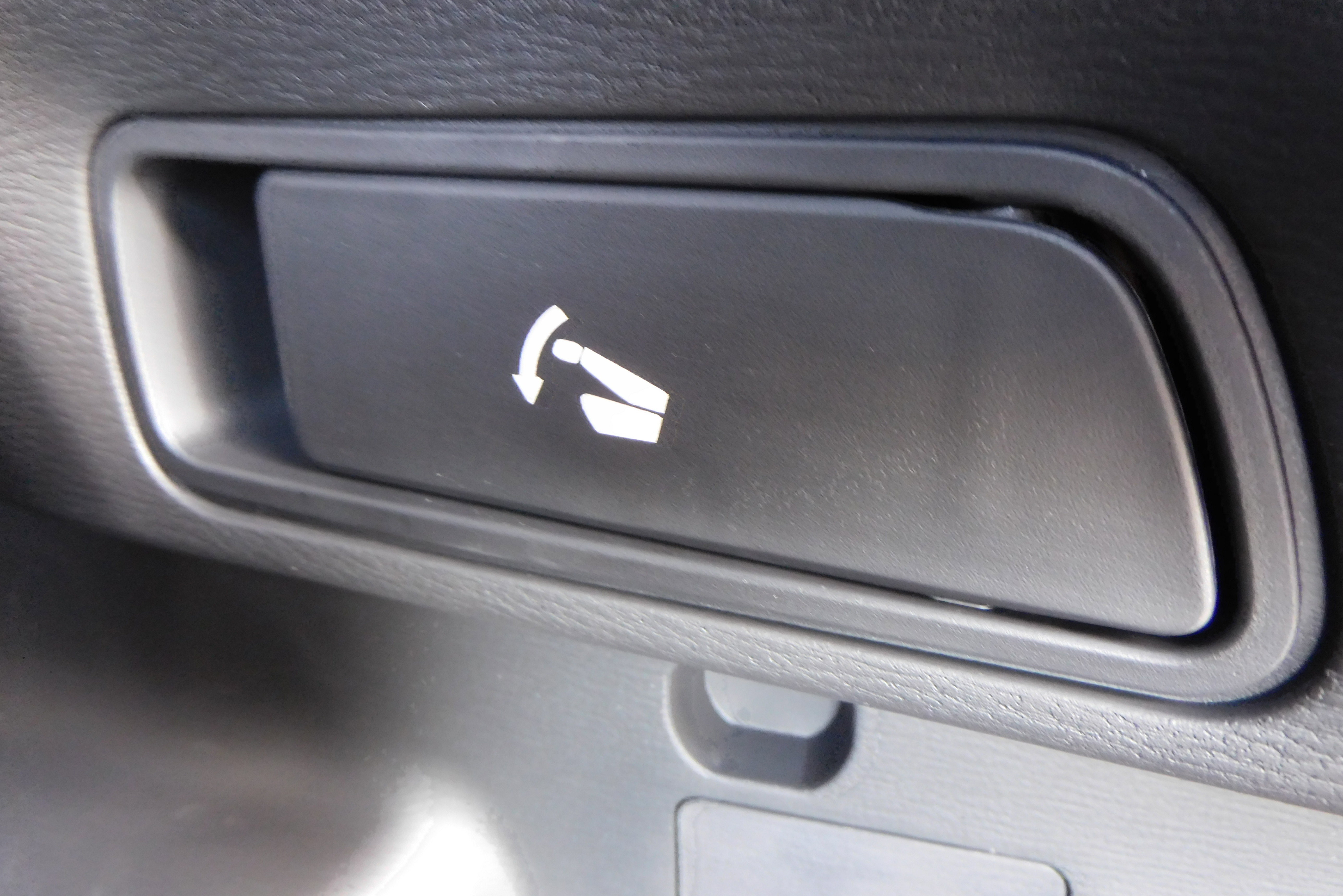 Used 2025 Mitsubishi Outlander SE image 36