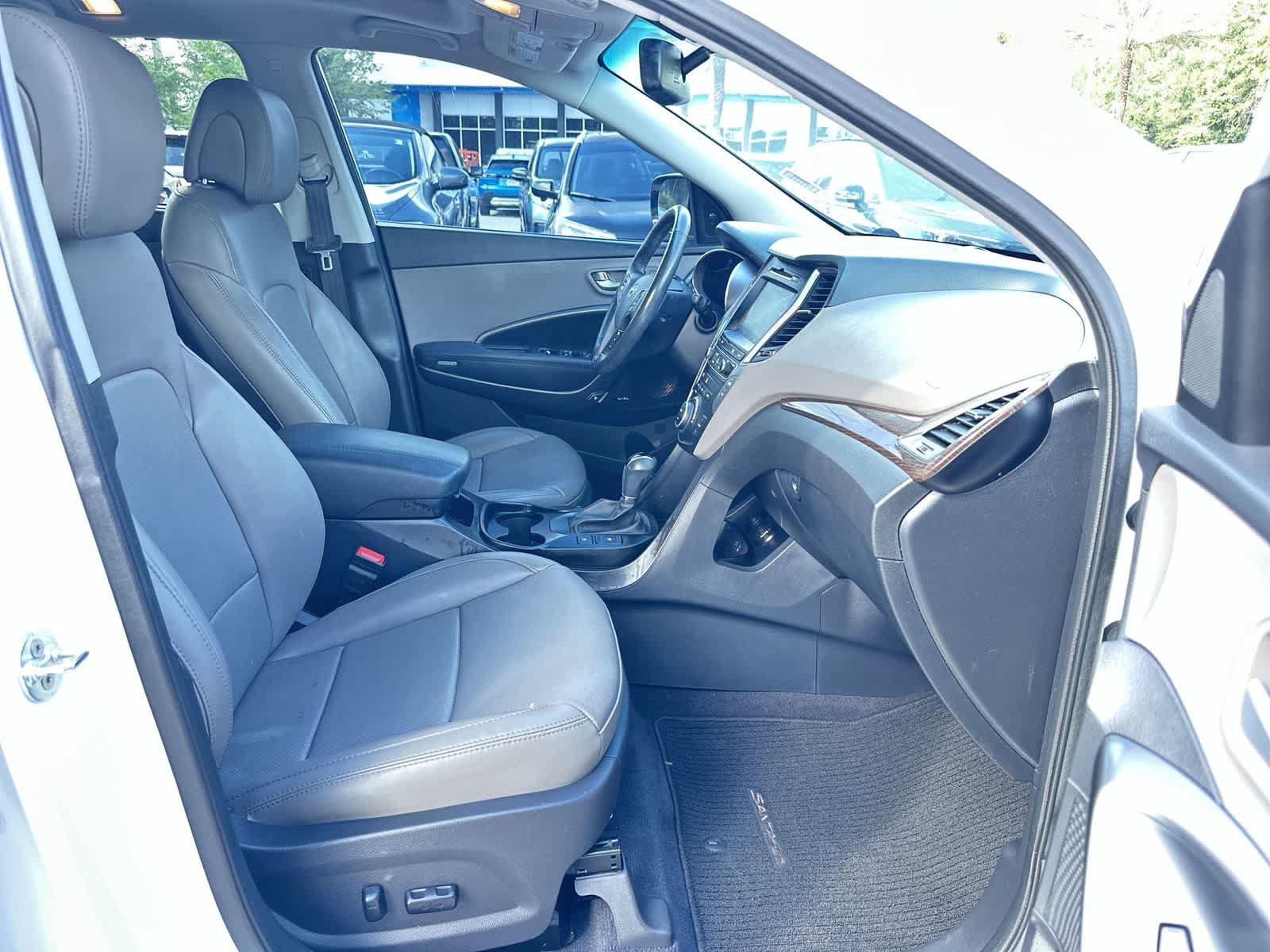 Used 2017 Hyundai Santa Fe Sport w/ 2.4L Tech Package 04 FWD image 17