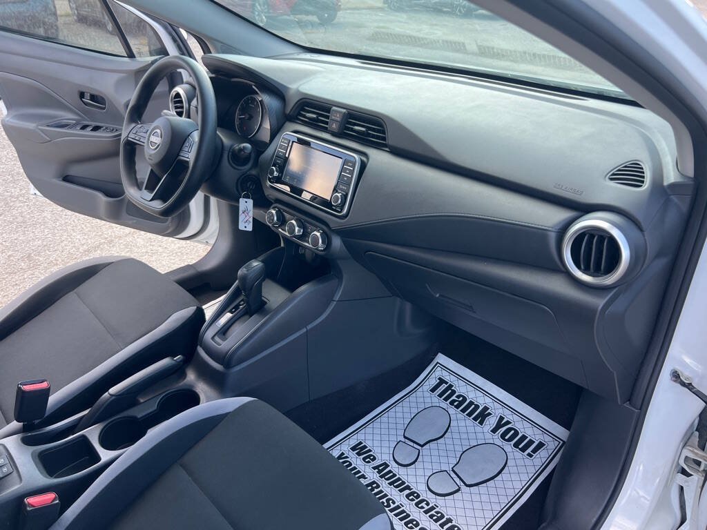 Used 2025 Nissan Versa S w/ Trunk Package FWD image 24