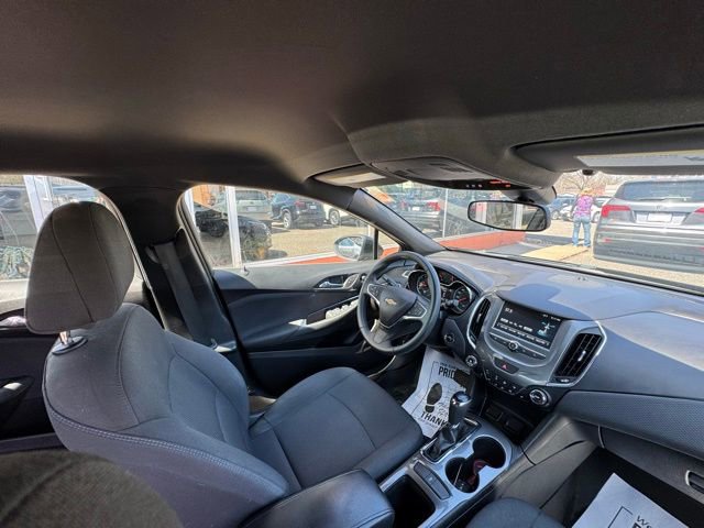 Used 2018 Chevrolet Cruze LT w/ Convenience Package FWD image 25