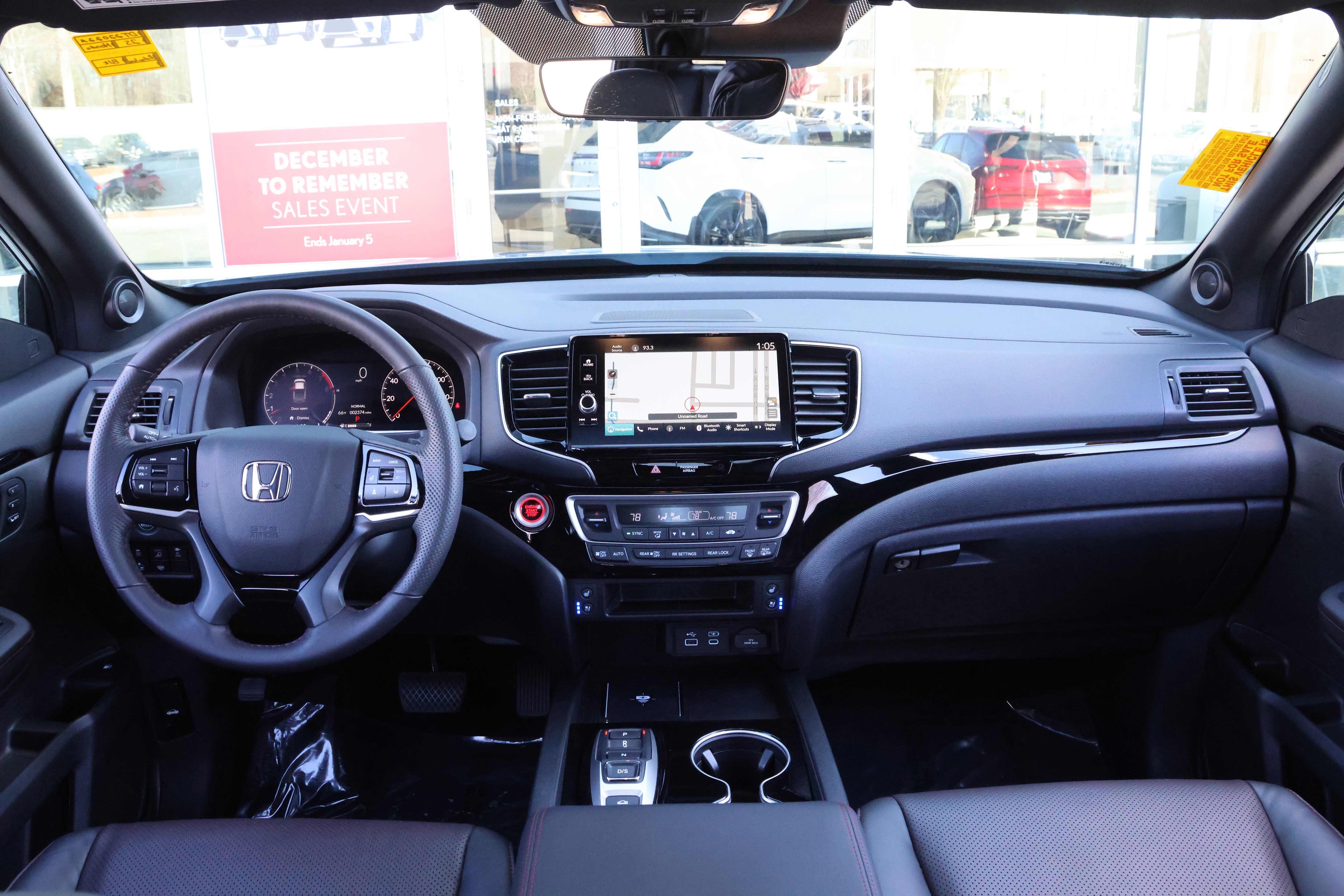 Used 2025 Honda Ridgeline Black Edition image 17