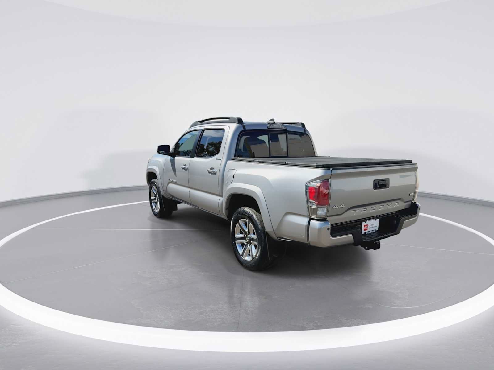 Certified 2016 Toyota Tacoma Limited w/ Towing Package AWD/4WD image 6
