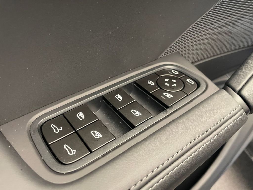 New 2026 Porsche Cayenne AWD/4WD image 19