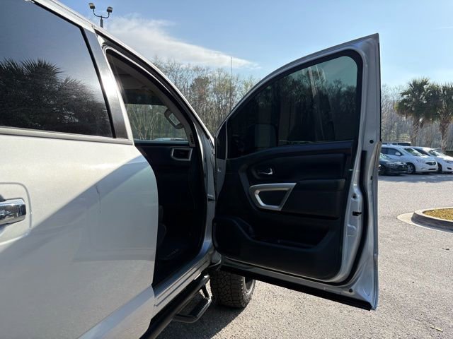 Used 2019 Nissan Titan SV w/ SV Convenience Package image 30