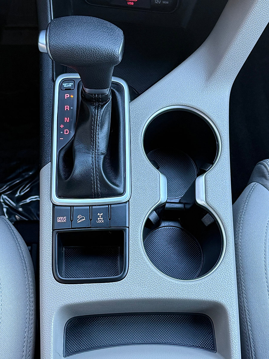 Used 2022 Kia Sportage LX image 17