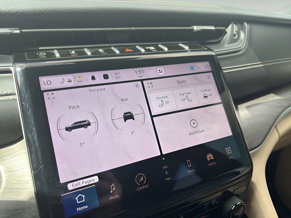 Used 2024 Jeep Grand Cherokee L Limited w/ Black Appearance Package image 20