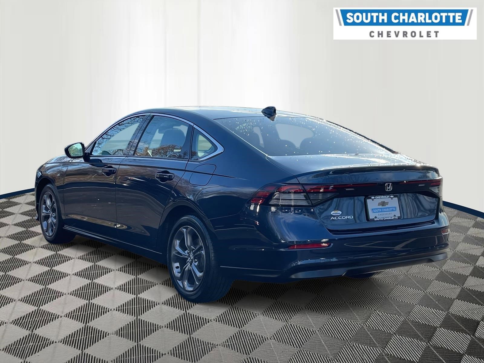 Used 2024 Honda Accord EX image 4