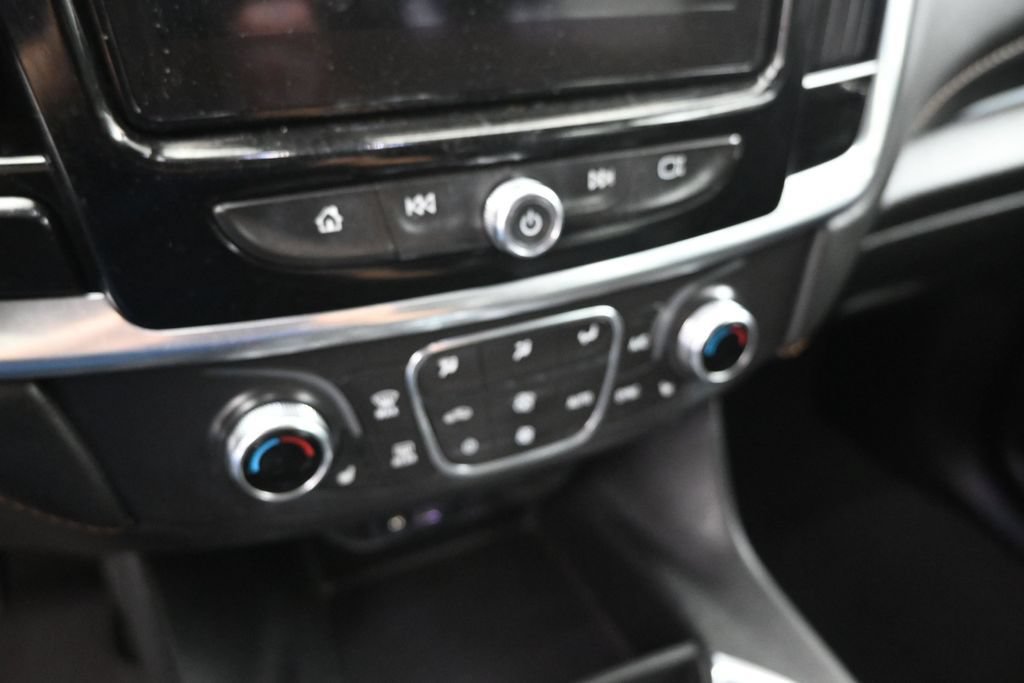 Used 2020 Chevrolet Traverse LT w/ LT Premium Package FWD image 16