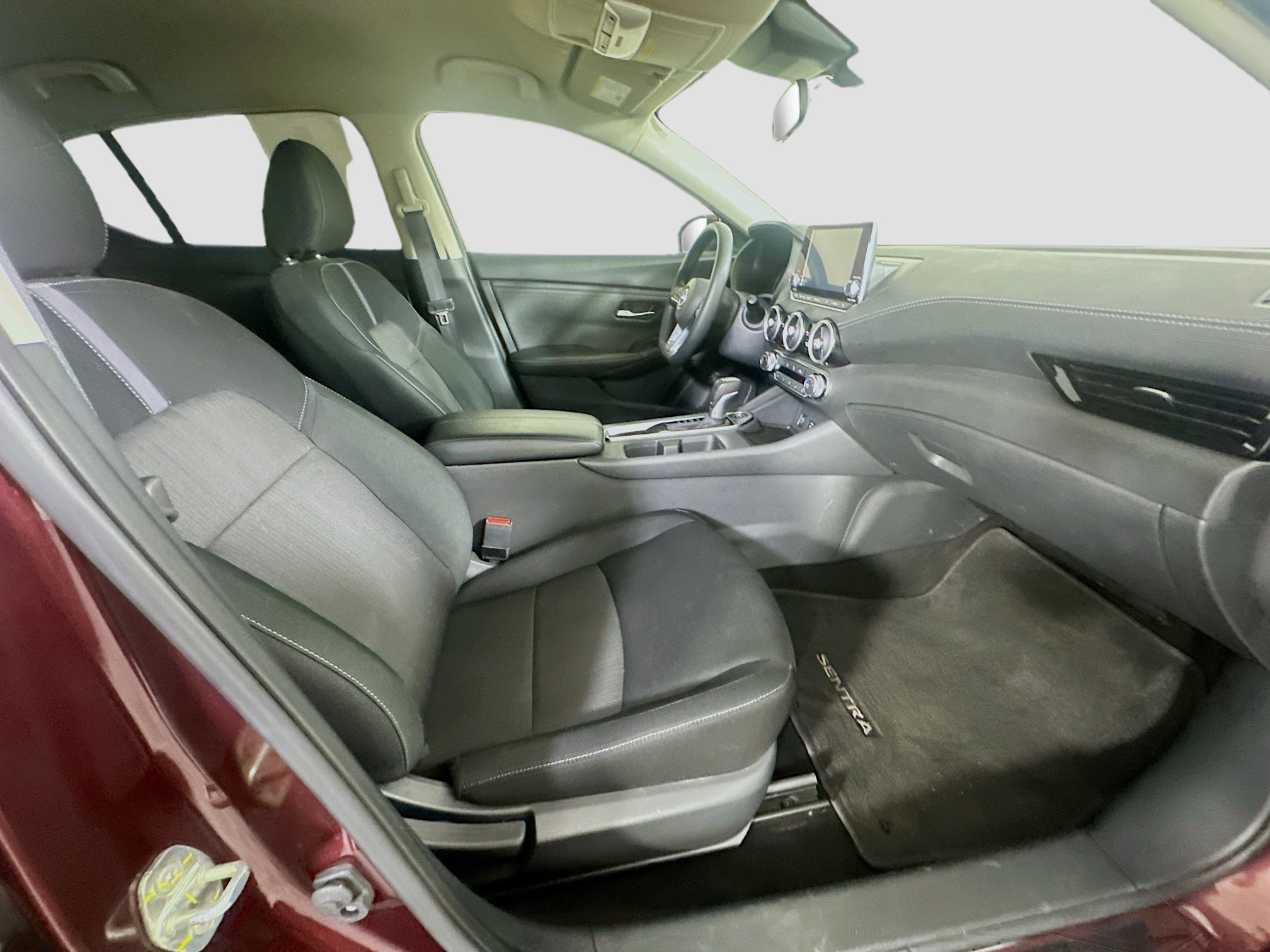 Used 2025 Nissan Sentra SV FWD image 28