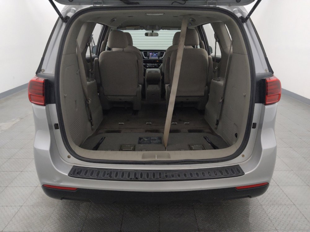Used 2019 Kia Sedona L FWD image 29