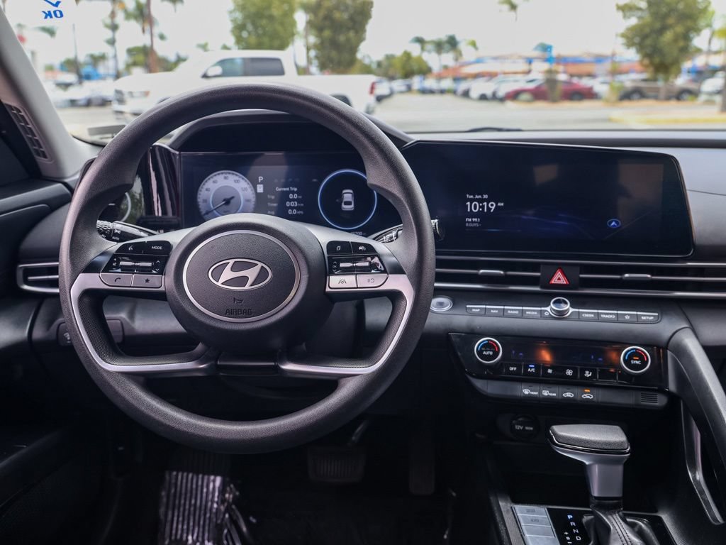 Used 2024 Hyundai Elantra SEL FWD image 21