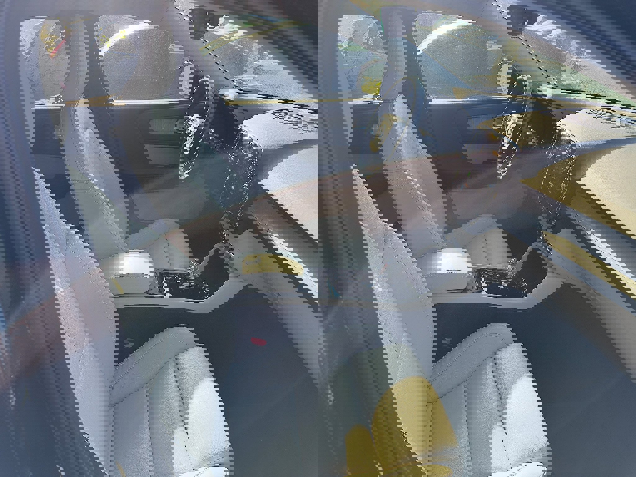 Certified 2023 Volvo XC40 B5 Plus w/ Climate Package image 21